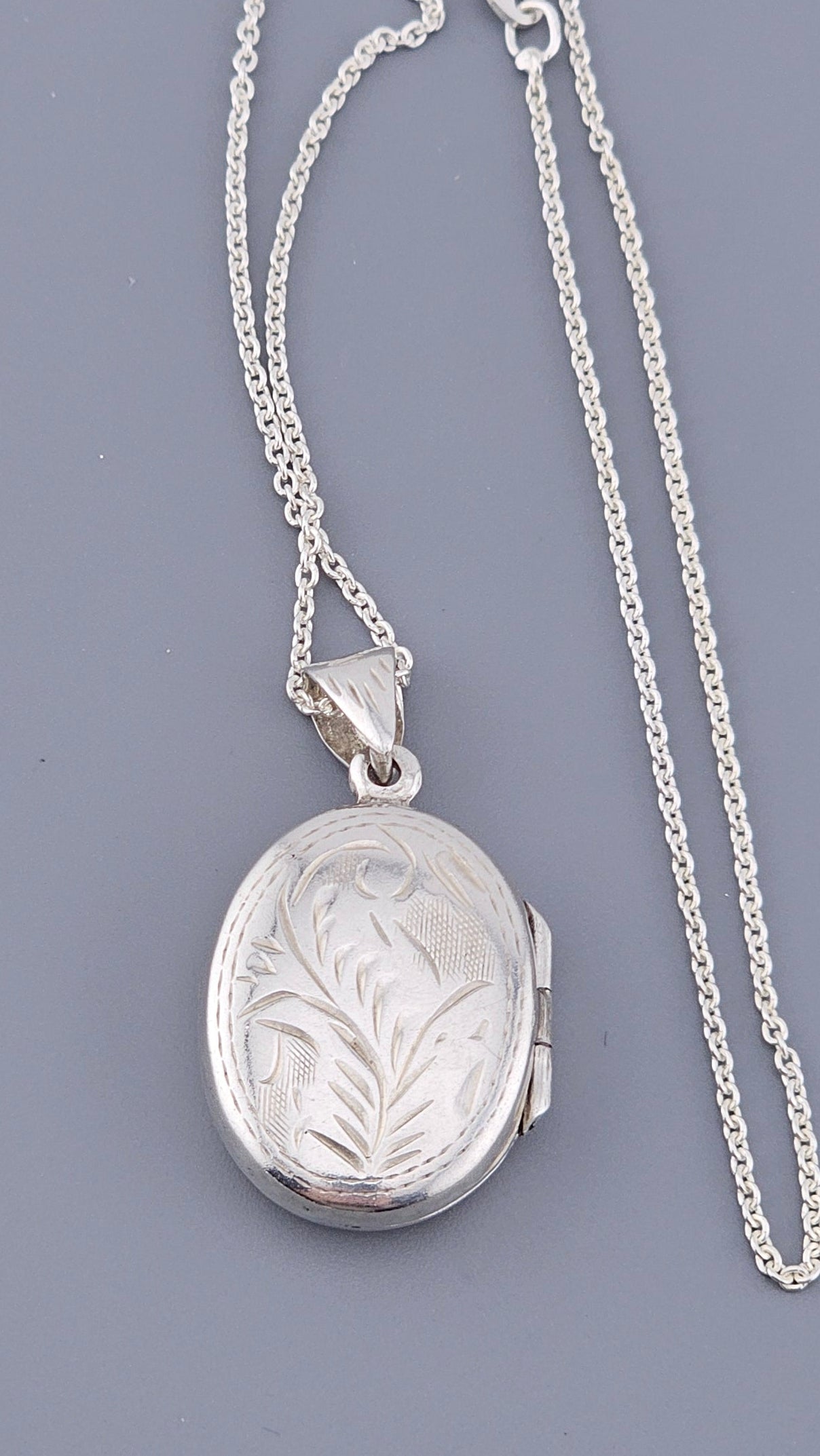 Pre-Loved 925 Sterling Silver Floral Engraved Oval Locket & Chain