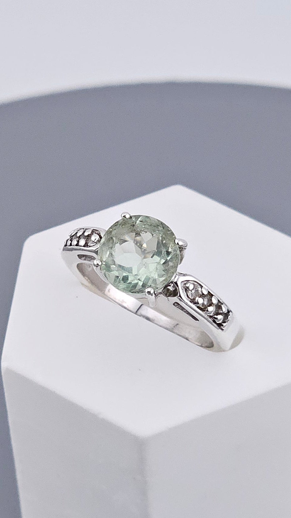 Round Green Amethyst & Zirconia Shouldered Ring in 925 Silver