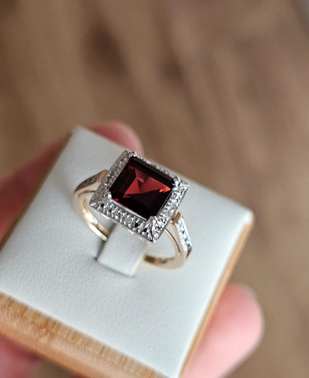 9ct Yellow Gold Square Garnet & Diamond Halo Ring | Size P / 7.5 | 3.65g