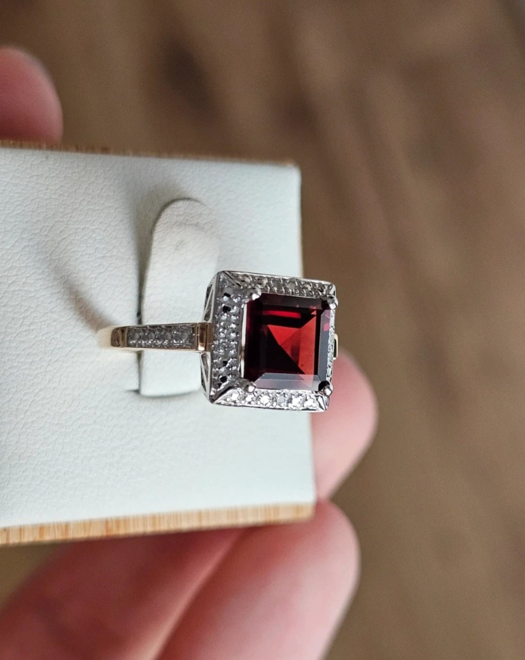 9ct Yellow Gold Square Garnet & Diamond Halo Ring | Size P / 7.5 | 3.65g