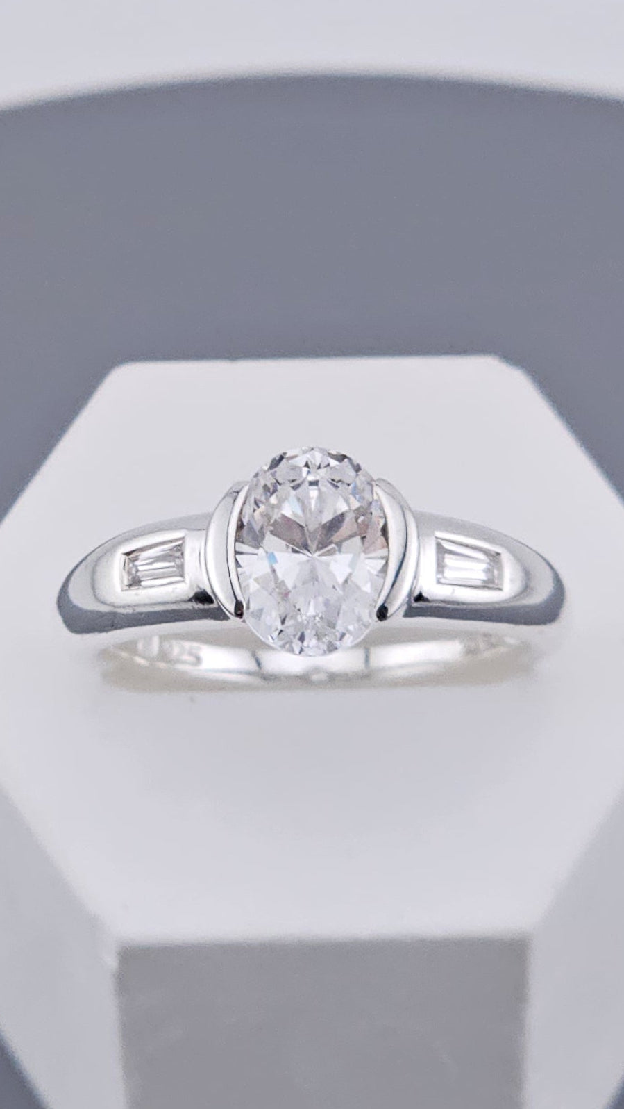 Sparkling Oval Cubic Zirconia  Ring | 925 Sterling Silver | Size P (7.75)