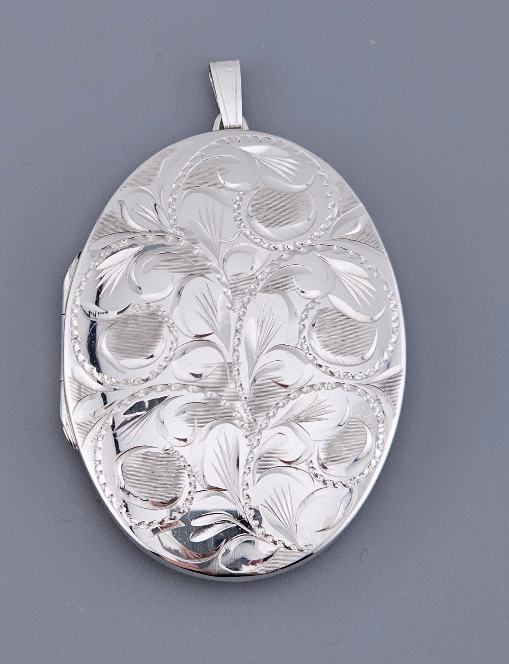 Substantial Large 925 Sterling Silver Oval Locket Pendant – 12.75g Vintage Keepsake