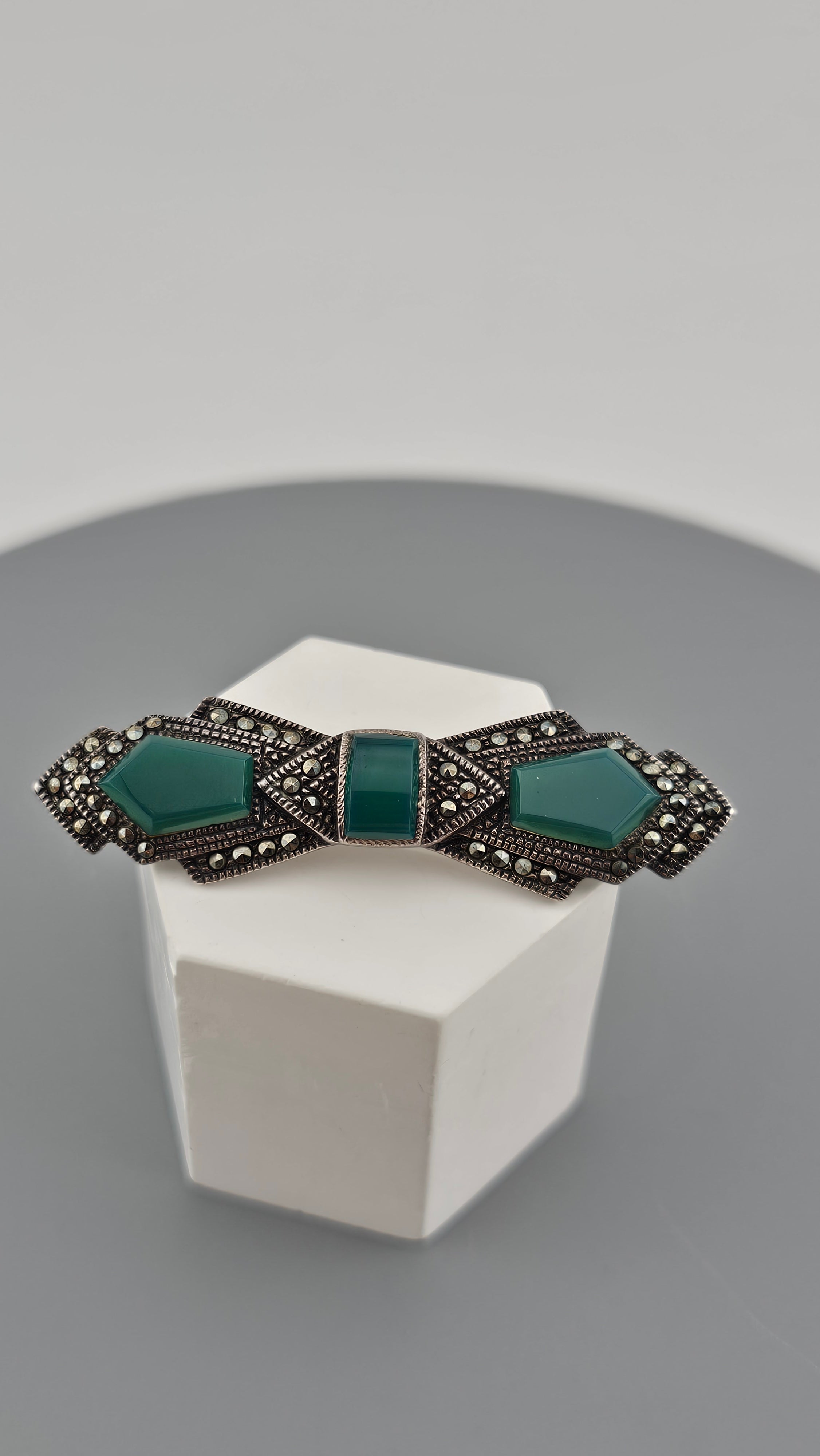 Vintage & Antique Pre-loved Sterling Silver Brooches in excellent conditions just by Jewel Standard House