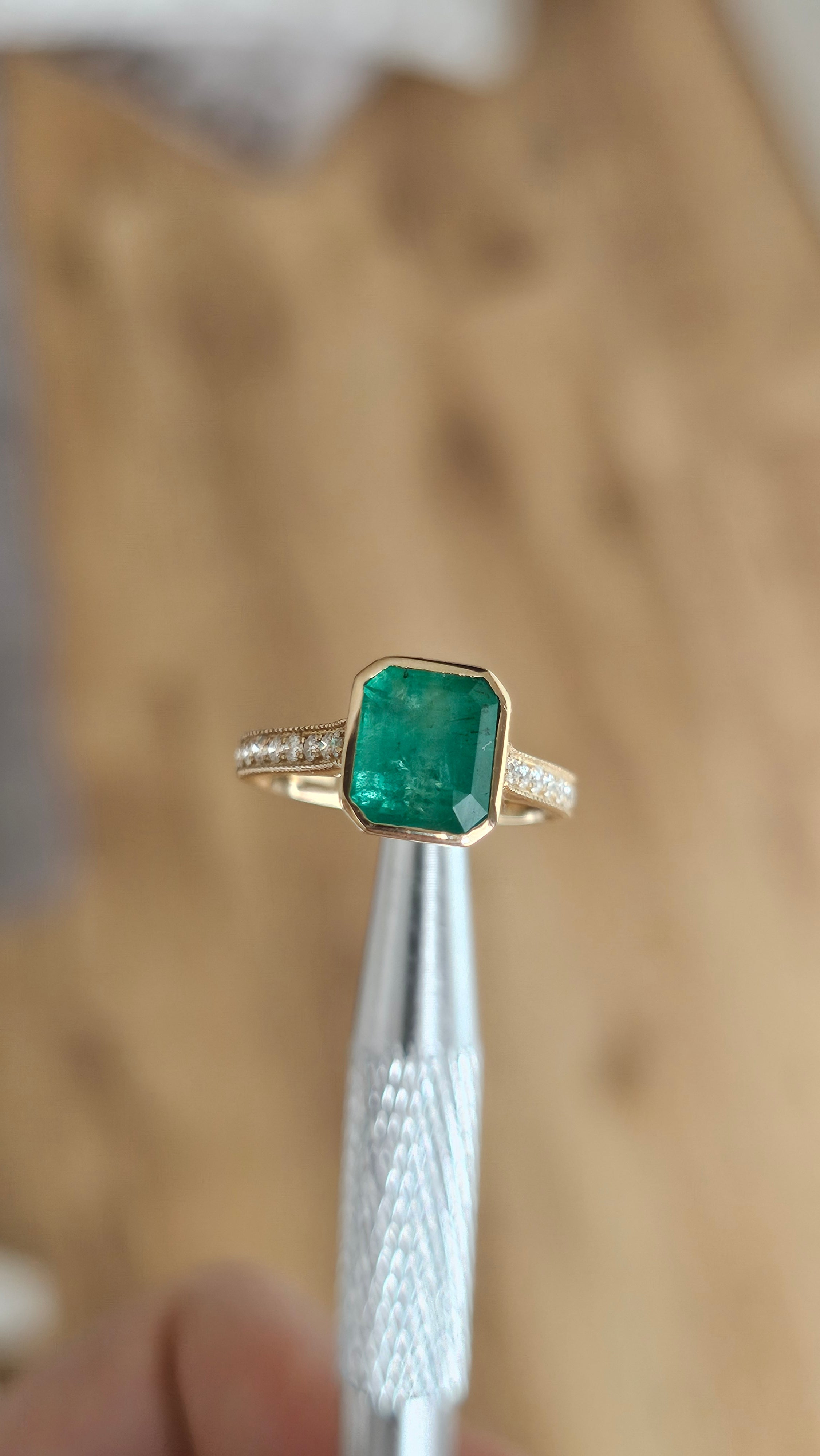 14K Yellow Gold Ring Set with 2.79ct Natural Emerald 0.28ct Natural Diamonds
