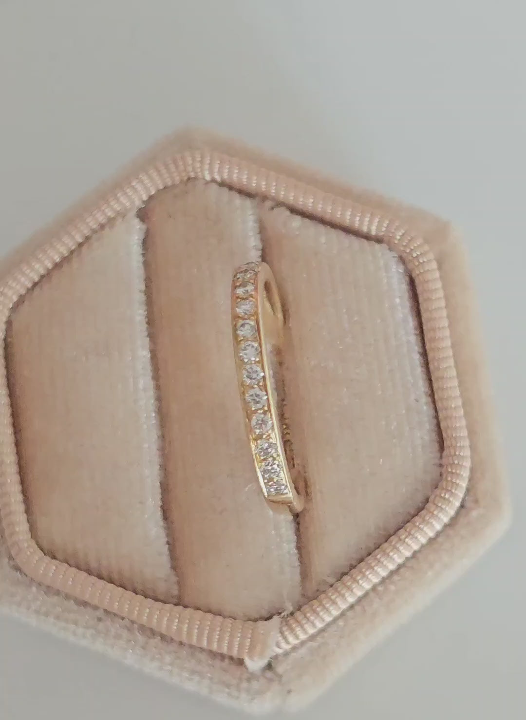 Lionel J Wiffen 18ct Yellow Gold & Diamond Half Eternity Ring | 0.15ct | Size L