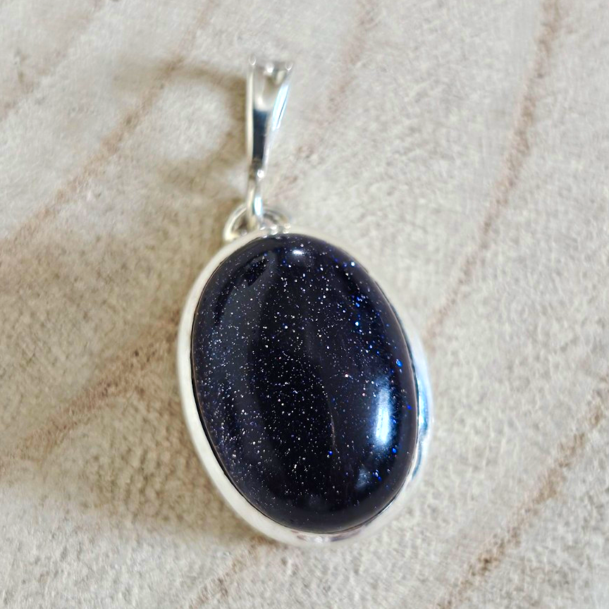 925 Sterling Silver Blue Goldstone Oval Pendant 6.40g , Length 31.63mm